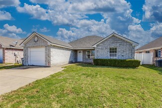 3326 Shining Light Dr, Dallas, TX 75228