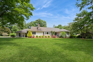 24 Pequot Dr, Norwalk, CT 06855
