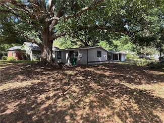 2135 Wells Dr SE, Smyrna, GA 30080
