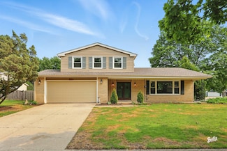 311 Greentree Pkwy, Libertyville, IL 60048