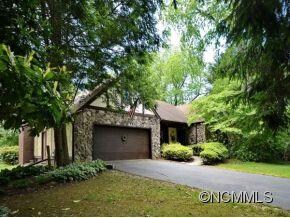 5 Carolewood Dr, Horse Shoe, NC 28742