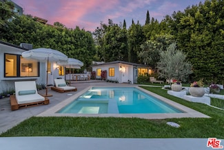 8819 Evanview Dr, Los Angeles, CA 90069