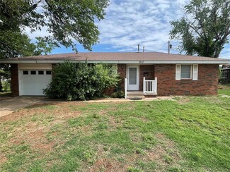 817 E Kee St, Weatherford, OK 73096