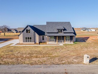 8156 Hunter Ct, Shawnee, OK 74804
