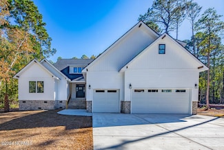 2079 Royal Pines Dr, New Bern, NC 28560