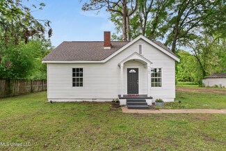 105 Tubbs Rd, Batesville, MS 38606