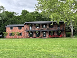 210 Woods Ln, Ardmore, OK 73401