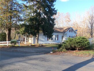 10 Pigeon Creek Rd, Eighty Four, PA 15330
