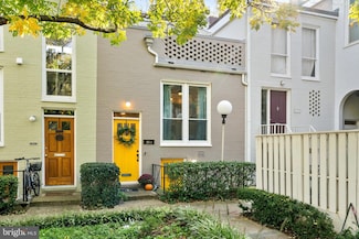 255 G St SW Unit 111, Washington, DC 20024