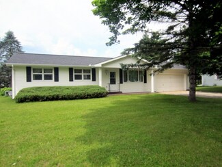 1106 Meadowood St, Boscobel, WI 53805