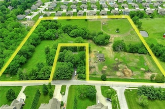 4400 Doc Henry Rd, Lee's Summit, MO 64082