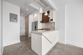20 Melrose St Unit 4 F, Brooklyn, NY 11206