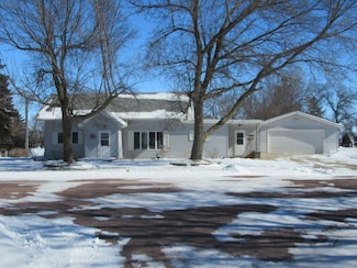 200 N Main Ave, Hills, MN 56138