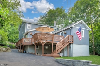 19 Fernwood Ave, Stockholm, NJ 07460