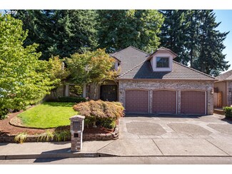 16648 NE San Rafael Dr, Portland, OR 97230
