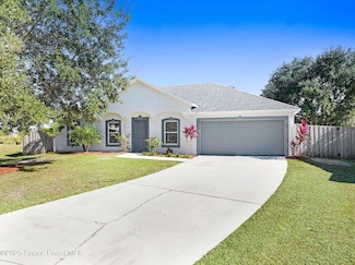 565 White Cap Ct NW, Palm Bay, FL 32907