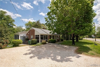 319 N Main St, Bowling Green, VA 22427