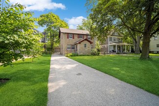 605 Vernon Ave, Glencoe, IL 60022
