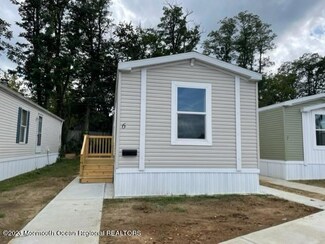 6 John St, Keansburg, NJ 07734