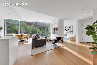 425 W 53rd St Unit 419, New York, NY 10019