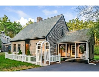 516 Snipatuit Rd, Rochester, MA 02770