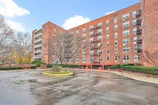 6601 Burns St Unit 2N, Rego Park, NY 11374