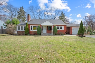 140 Woodhouse Ave, Wallingford, CT 06492