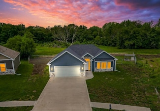 216 Blackberry Cir, Archie, MO 64725