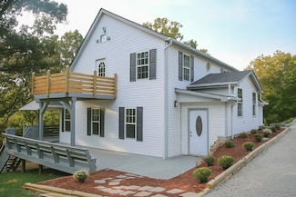 280 River Bend Rd, Narrows, VA 24124