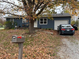 614 N Easter Ln, Columbia, MO 65201