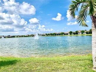 14632 Edgewater Cir, Naples, FL 34114