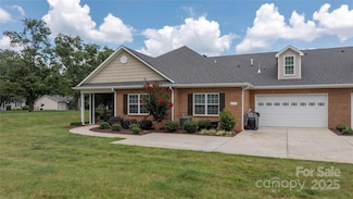 8111 Rainier Dr, Denver, NC 28037