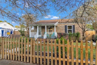 327 Gibbs Rd, Pensacola, FL 32507