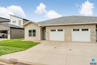 813 N Marquette Ave, Sioux Falls, SD 57110
