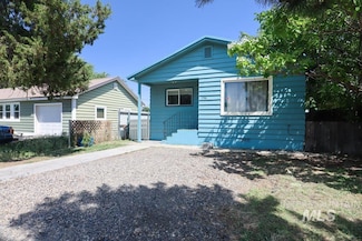 736 SE 3rd St, Ontario, OR 97914