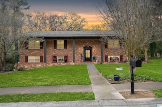 1404 Badham Dr, Vestavia, AL 35216