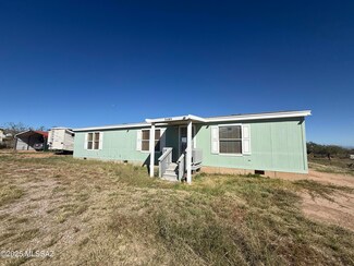 5489 E La Paloma Ln, Hereford, AZ 85615