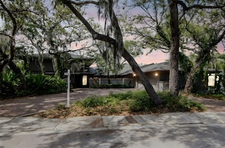 1296 Weybridge Ln, Dunedin, FL 34698