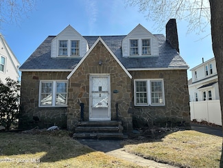 1282 Garner Ave, Schenectady, NY 12309
