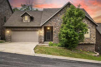 311 Stillwood Dr, Branson, MO 65616