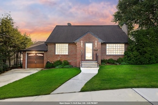 4 Gail Place, Secaucus, NJ 07094