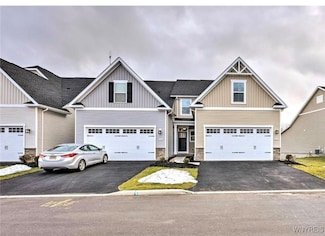 173 Sandstone Cir, Grand Island, NY 14072