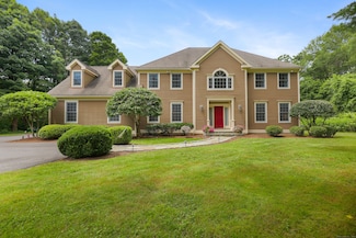 28 Sunnyview Dr, Redding, CT 06896