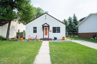 1530 11th Ave S, Fargo, ND 58103