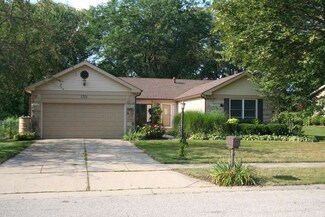 1311 Parkwood Cir, Algonquin, IL 60102