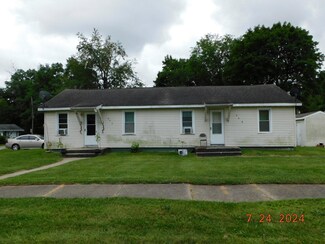 976 Waukonda Ave, Benton Harbor, MI 49022