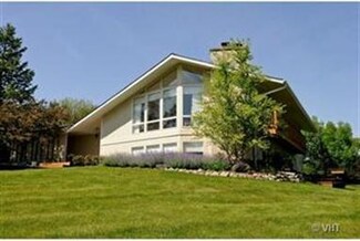 65 W Surrey Ln, Barrington, IL 60010
