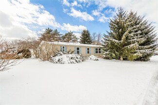 420 Mountain Ash, Canandaigua, NY 14424