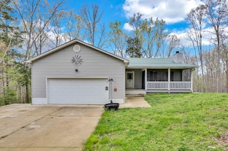 108 W Bobcat Ln, Wilder, TN 38589