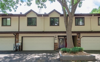 8717 Maplebrook Pkwy N, Brooklyn Park, MN 55445